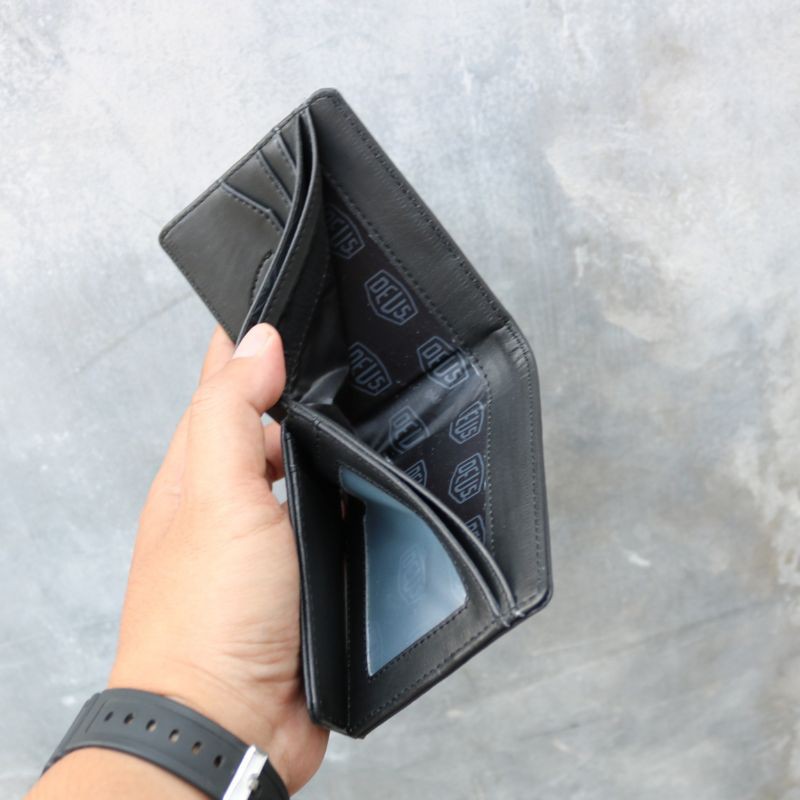 Dompet pria deus hitam