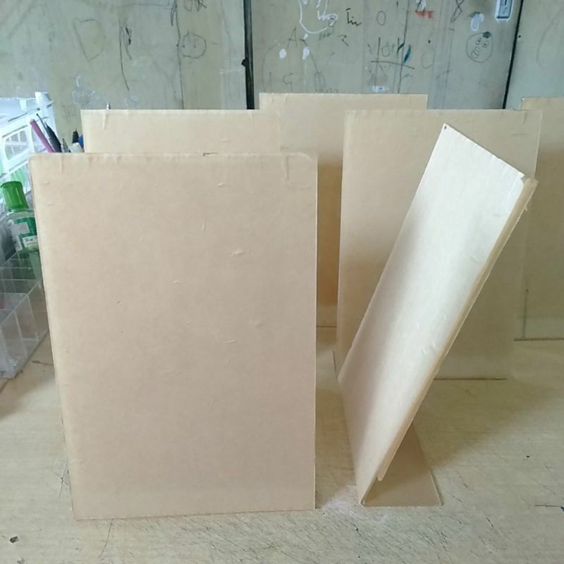 

TEMPAT BROSUR A 5 / SCAN QR CODE ukuran 15 cm x 21 cm model L akrilik