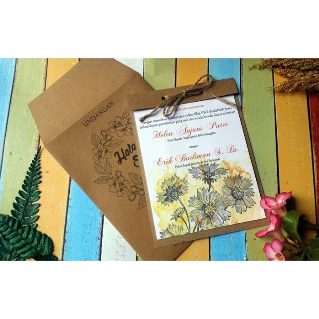 

Undangan klasik menggunakan amplop