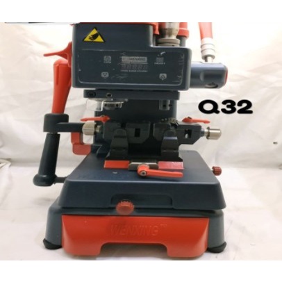 Mesin Duplikat Kunci Q32