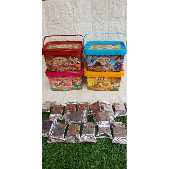 

Wafer cube biscotto ( Toples ) - Wafer biskitop - hampers lebaran - bingkisan idul fitri