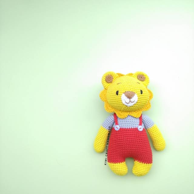 Boneka rajut lion