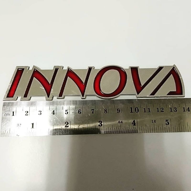 emblem stiker STICKER logo mobil toyota innova inova merah kombinasi platinum plat keras