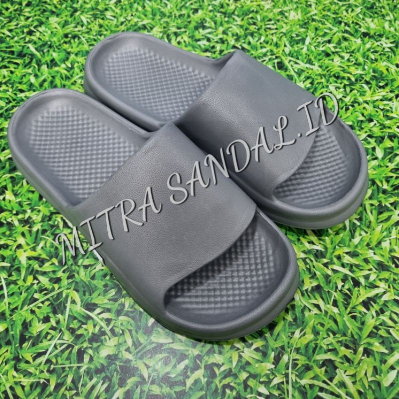 HEMA Sandal Slide Cowok SMILE/Sandal Slip Anti Air/Sendal Selop Anti Licin Karet Tebal