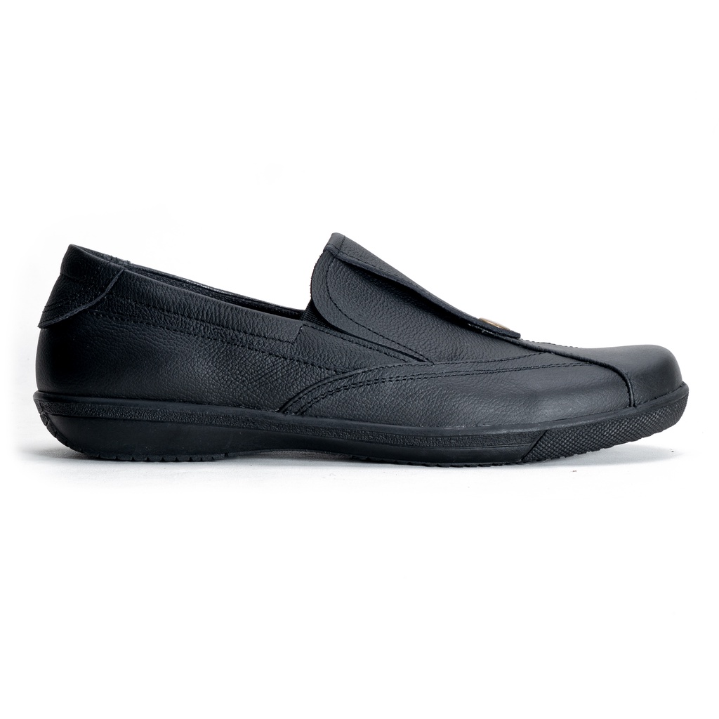 Sepatu Pria Slip on Semi Formal Kulit Asli Casual Hitam Original Outsole Karet SP17