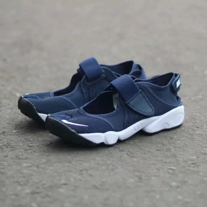 nike rift navy blue