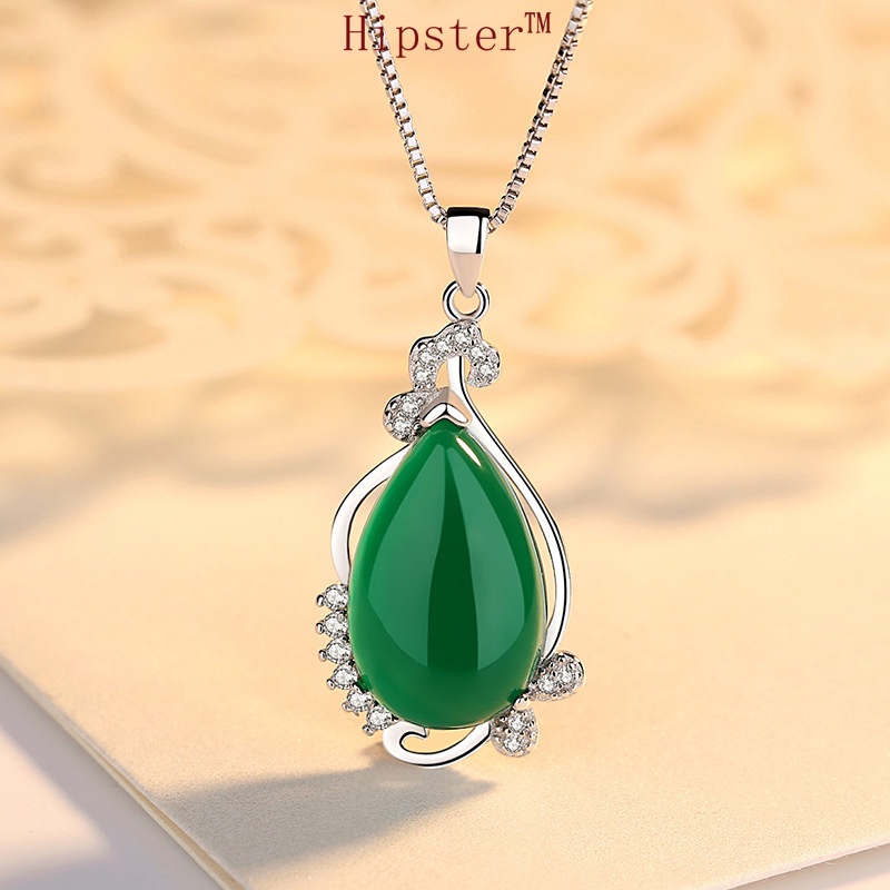 Vintage Classic Emerald Hollowed Fashion Pendant White Gold Necklace