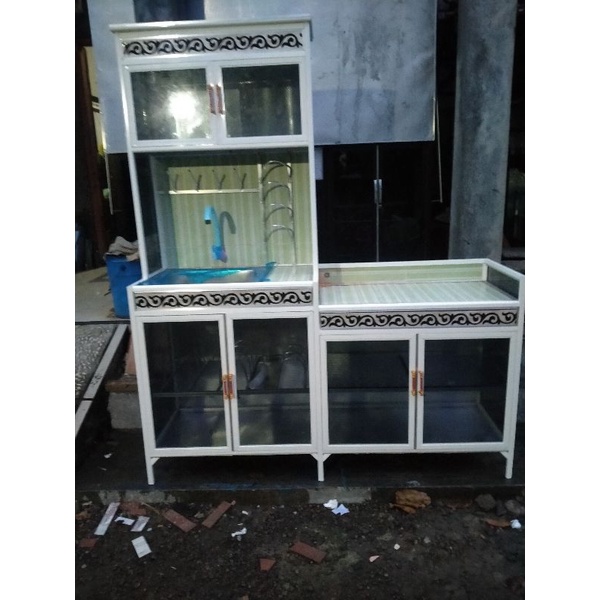 rak piring, wasbak dan kompor