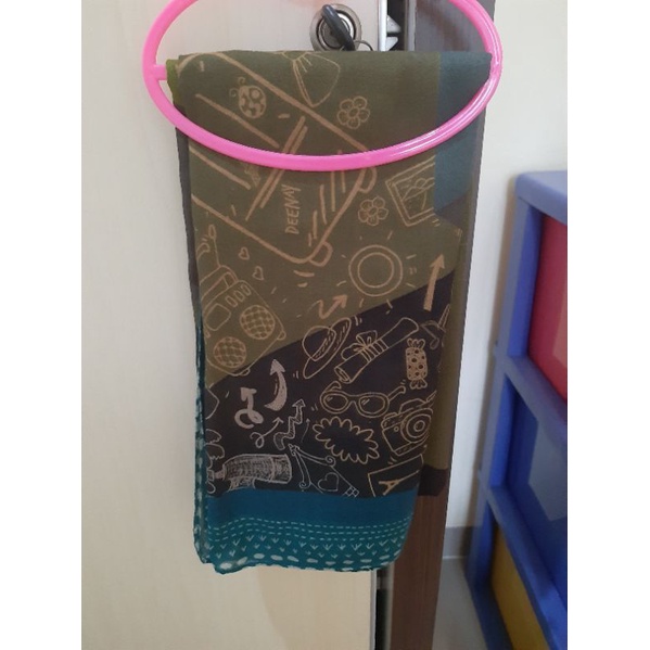 Preloved Hijab Deenay Scarf Comic Hijau