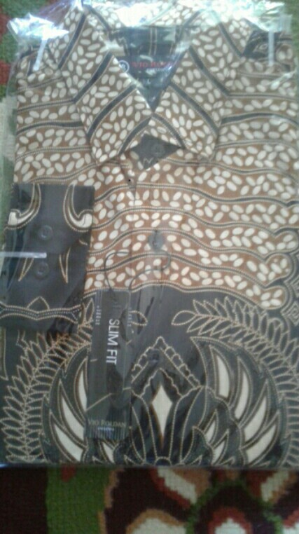 Vio Roldan Kemeja Batik Pria Batik Premium Batik Unik