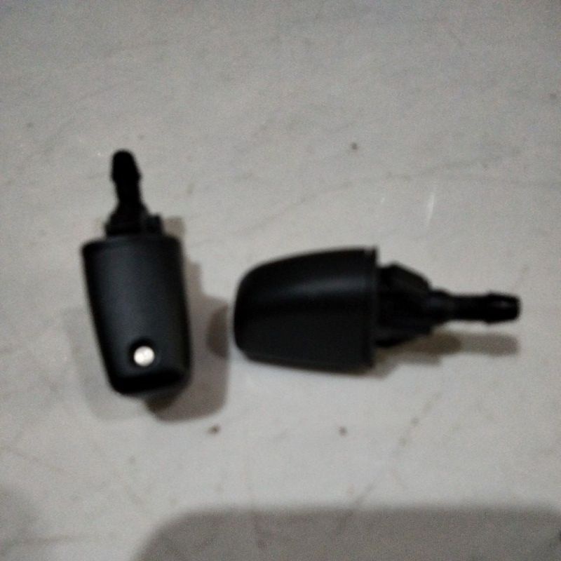 Nozzle air wiper belakang Nissan  original