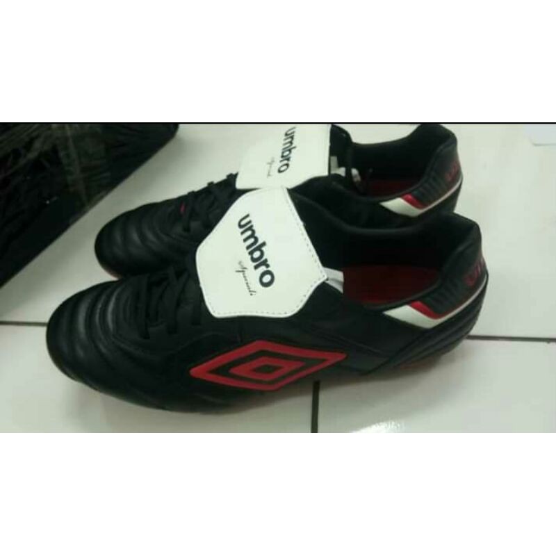 SEPATU BOLA UMBRO SPECIALI ETERNAL TEAM AG