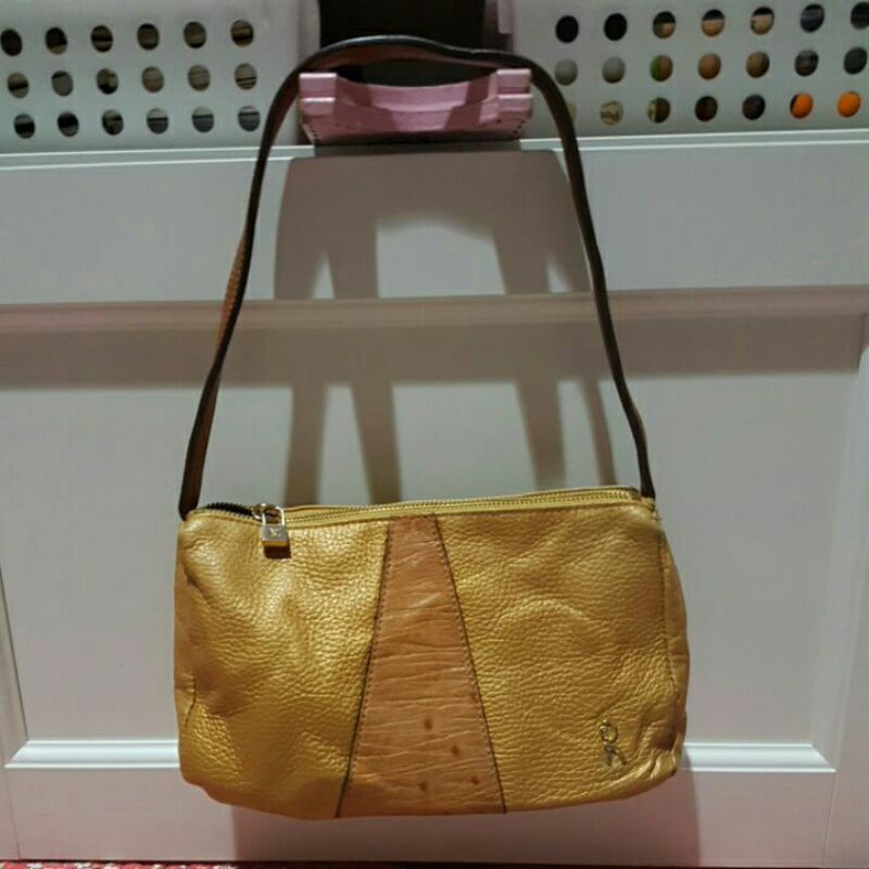 Preloved shoulder bag / tas ketek kulit gold