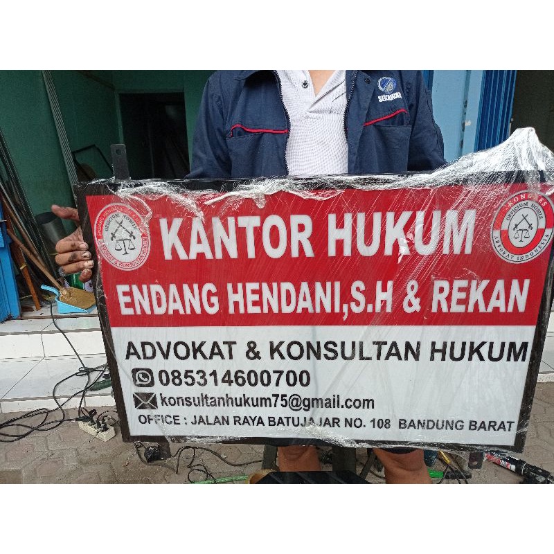 papan nama toko usaha cafe salon plang petunjuk