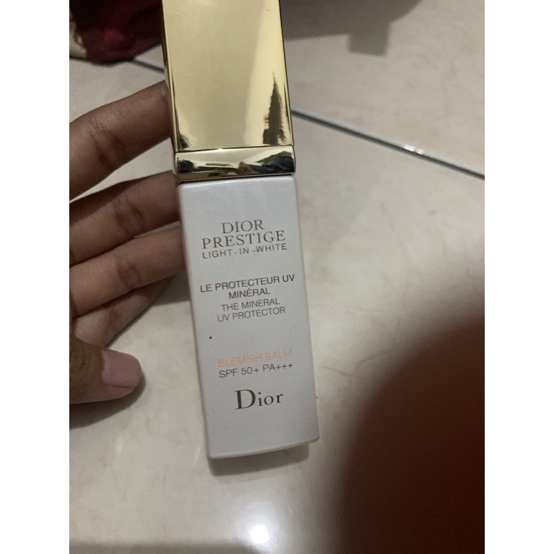 DIOR PRESTIGE LIGHT IN WHITE
