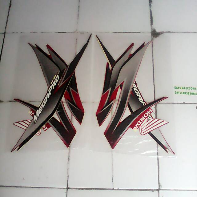 Striping Megapro Primus 2008/2009 merah
