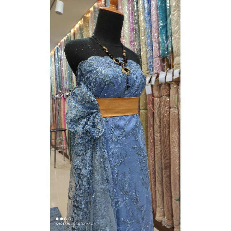 Kain Tile Brokat Kebaya Dress Biru Cinderella