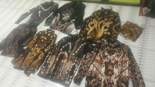 Santa Ricci Kemeja Pria Slimfit Polos Murah Hitam Navy Biru Langit Putih Abu Tua Elektrik Maroon