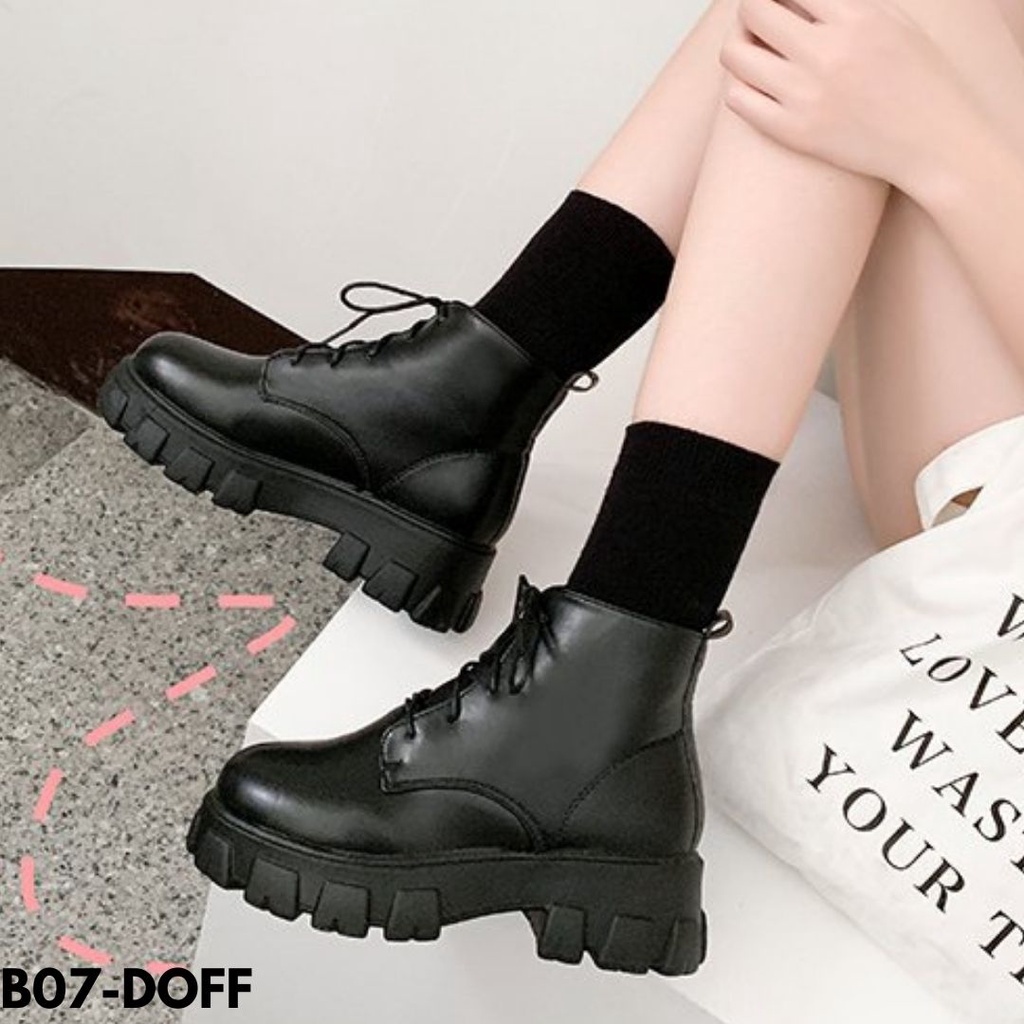 SEPATU FASHION ANKLE BOOTS WANITA IMPORT BATAM HIGHSOLE GLOSSY DOFF KUALITAS BAGUS PHOTOSHOOT GAYA KOREA OOTD REMAJA DEWASA B07