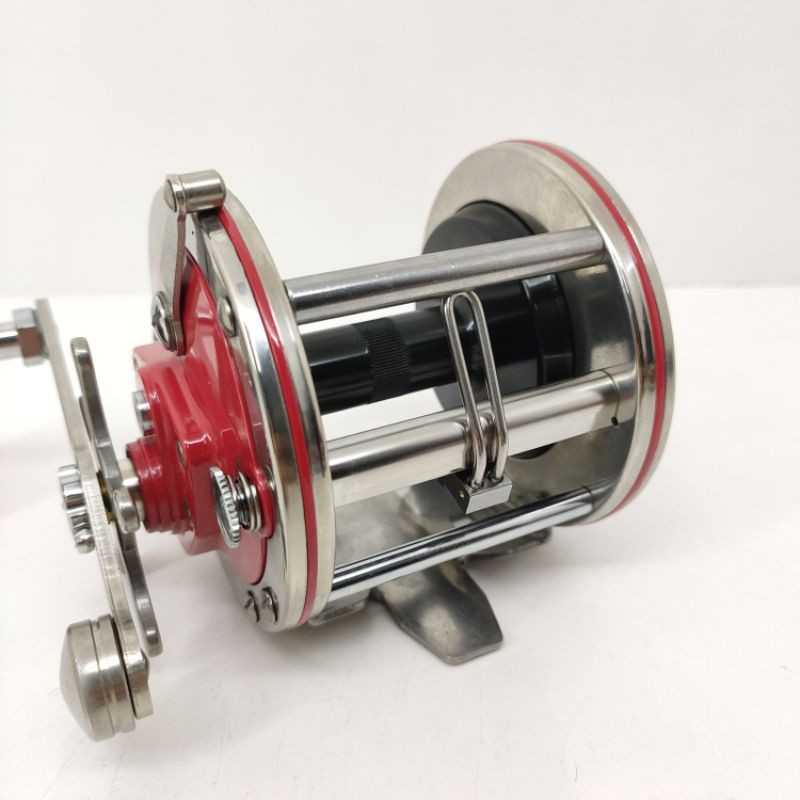 Ajiking Classic 209. Trolling Fishing Reel. Right Handle