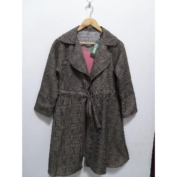 Coat Kotak Dickens