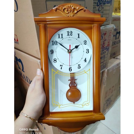 jam dinding bandul murah klasik motif kayu