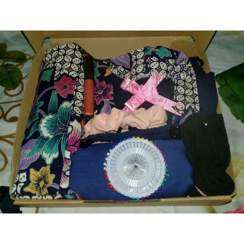 

Hampers Kebaya kode1
