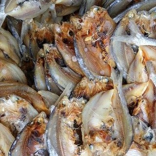 

ikan asin tawes 250 g / ikan asin tawes 250 gram