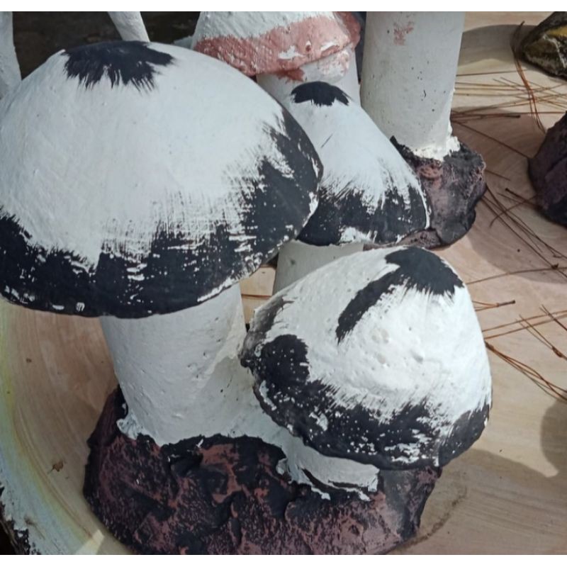 patung hiasan jamur untuk taman