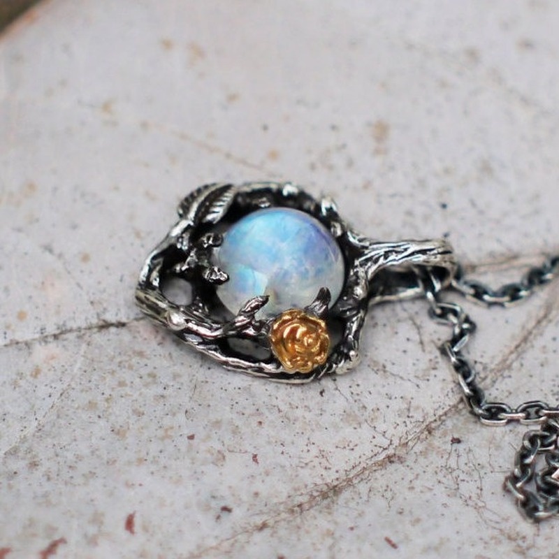 [Ready Stock]Fashion Creative Colorful Synthetic Moonstone Rose Pendant Vintage Leaves Necklace