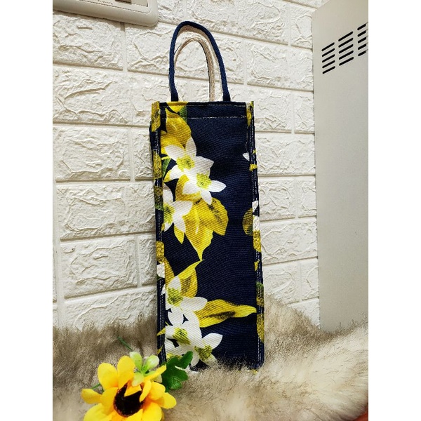 tas botol minum 2 liter motif random lapis furing size 11*11*30 cm beli 3 lebih murah