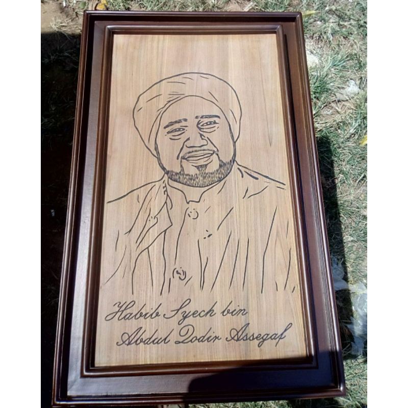 kaligrafi sketsa wajah/ kayu jati/ sketsa wajah/ custom