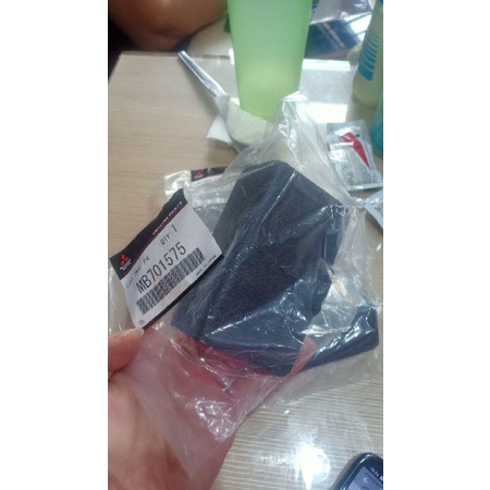 tutup oli rem l300 di dasbor ori mb701575