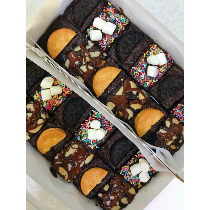 

Brownies Fudgy Mix / Brownies panggang variant campur