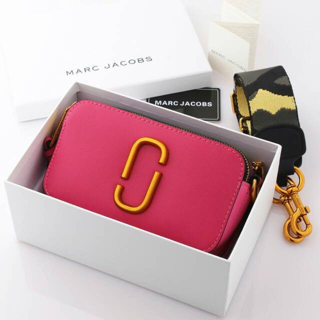 Ready Stock
Marc Jacobs Snapshot Camera Bag with Box #M092.