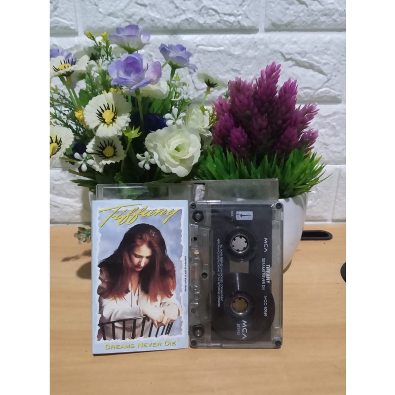 KASET TIFFANY - DREAMS NEVER DIE