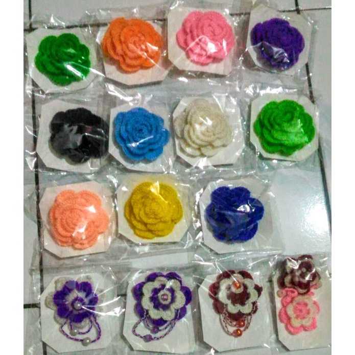 Bros bunga mawar rajut