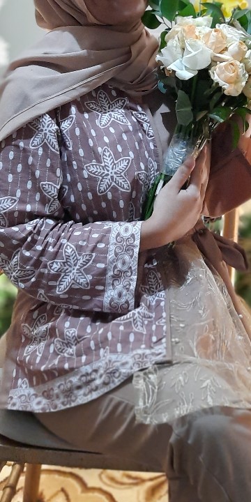 Atasan Batik Dolby Dolbi Dobby Doby Tenun Sutra Tulis Halus Katun Atbm Baron ,sarombit Atasan