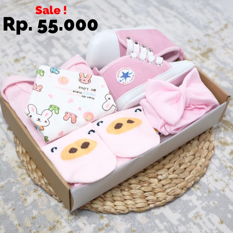 BABY HAMPERS GIFT / KADO LAHIRAN BAYI / BABY GIFT / KADO BAYI