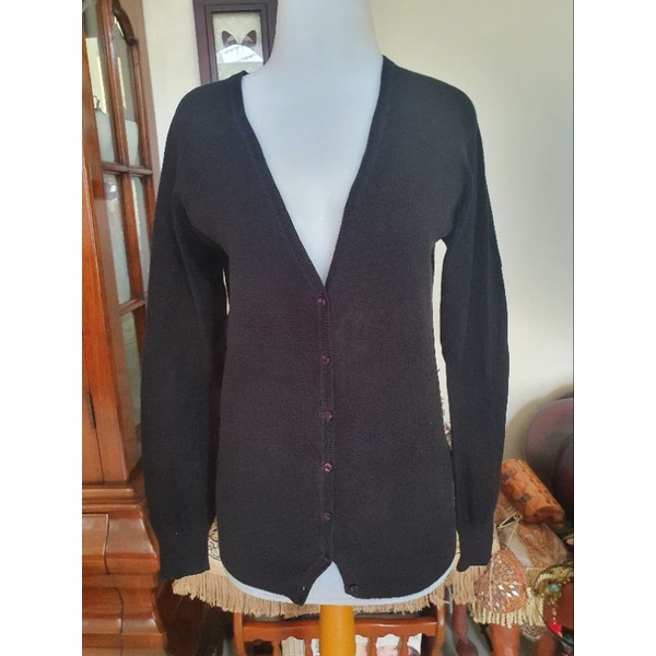 Cardigan hitam merk Zara preloved