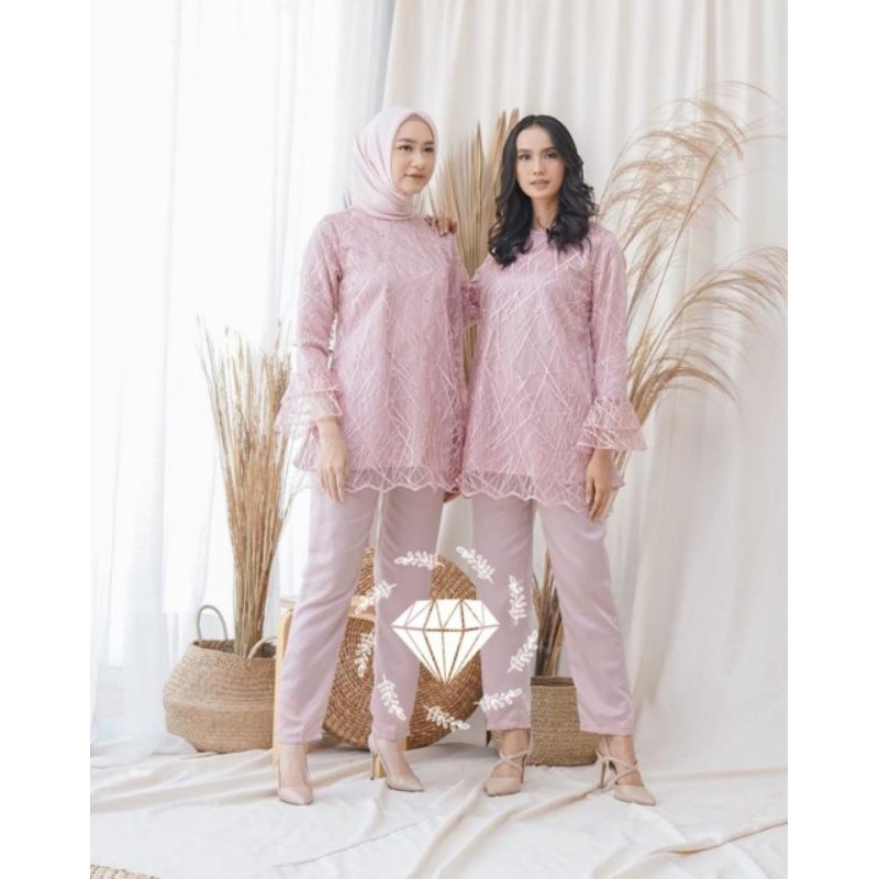 SET KUNFAYAKUN FASHION PAKAIAN WANITA ATASAN TUNIK DAN CELANA MR ADA VIDEO REAL PICT