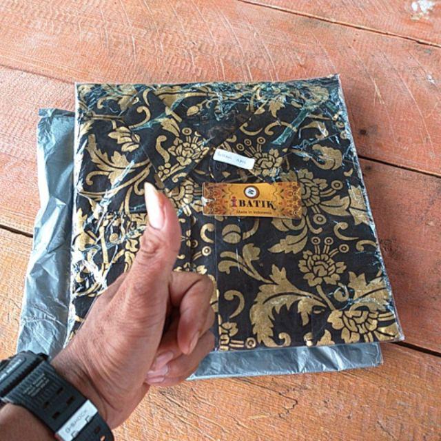 Kemeja Batik Arjuna Prada Emas Kembang Besar Lengan Panjang