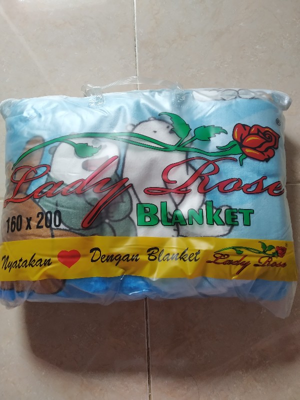 Selimut Lady Rose 160 160x200 We Bare Bears Bear