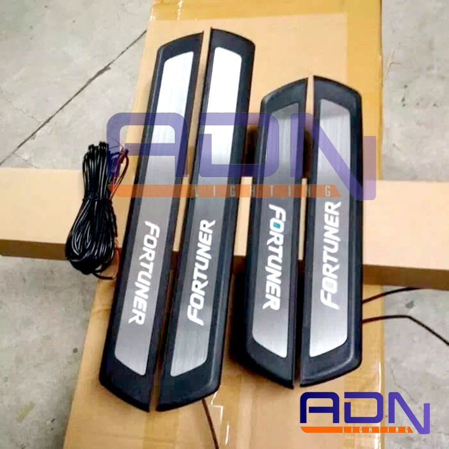 Sillplate Samping LED Mobil / Sill Lampu New Fortuner LAMPU BIRU ADN