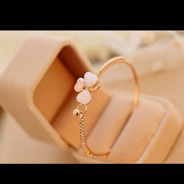 Clover Opal Bangle