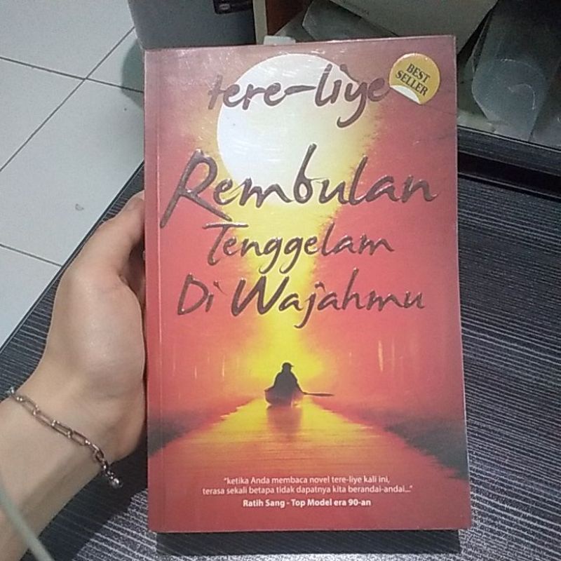 

Novel Tere Liye Rembulan Tenggelam di Wajahmu