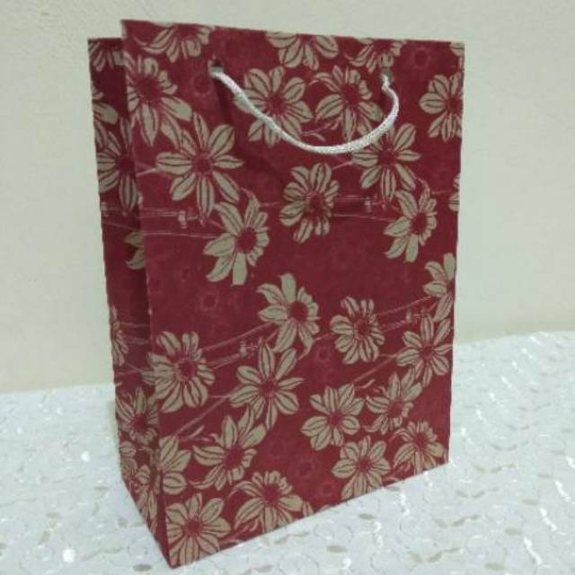 Paper bag (15x8x20)