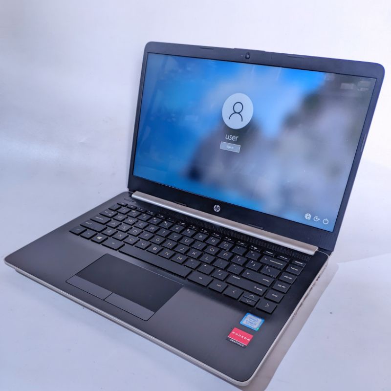 laptop ultrabook hp 14s - core i5 gen8 Dual vga Amd R7 ram 8gb