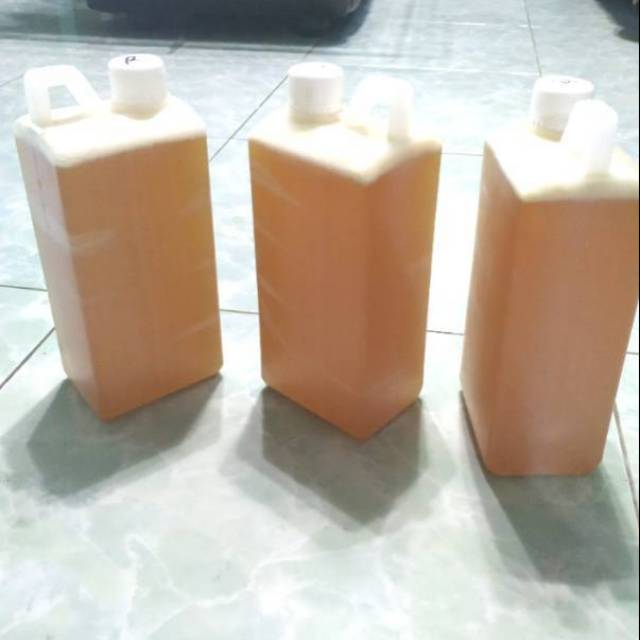 

Madu Randu Asli. Nektar Bunga Randu. Berat bersih 1Liter / 1,36kg