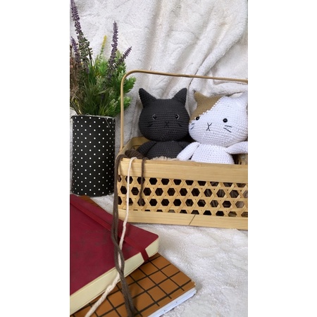 BONEKA RAJUT KUCING